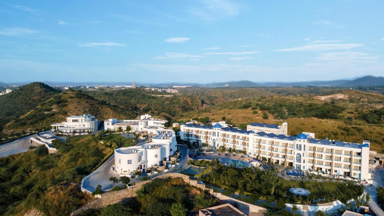 Ramee Royal Resort & Spa - Удайпур Экстерьер фото